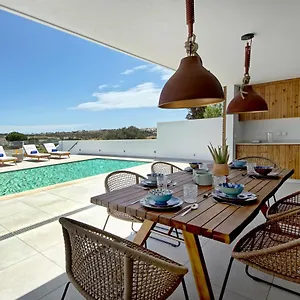 Villa Ocean Marina, Panoramic And Heatable Pool By Dreamvillasalbufeira, Albufeira